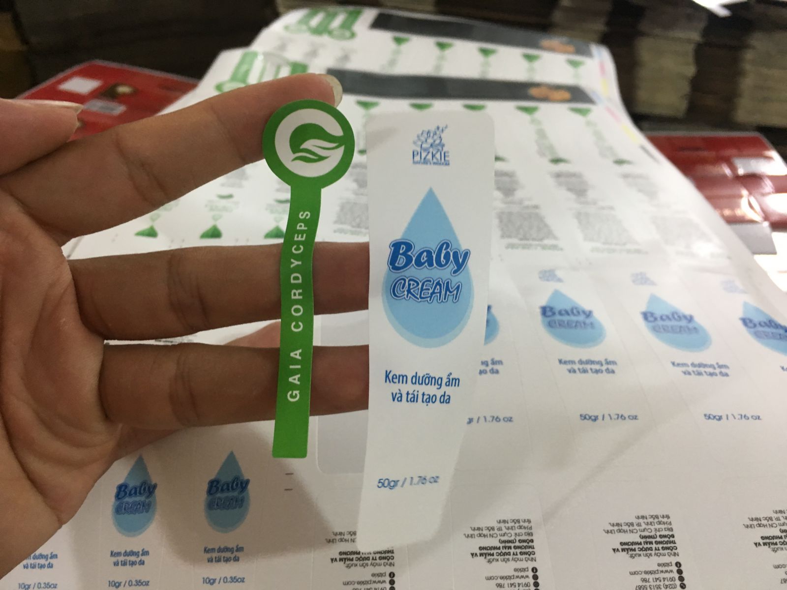 Nhãn dán sau khi được gia công bế thành phẩm